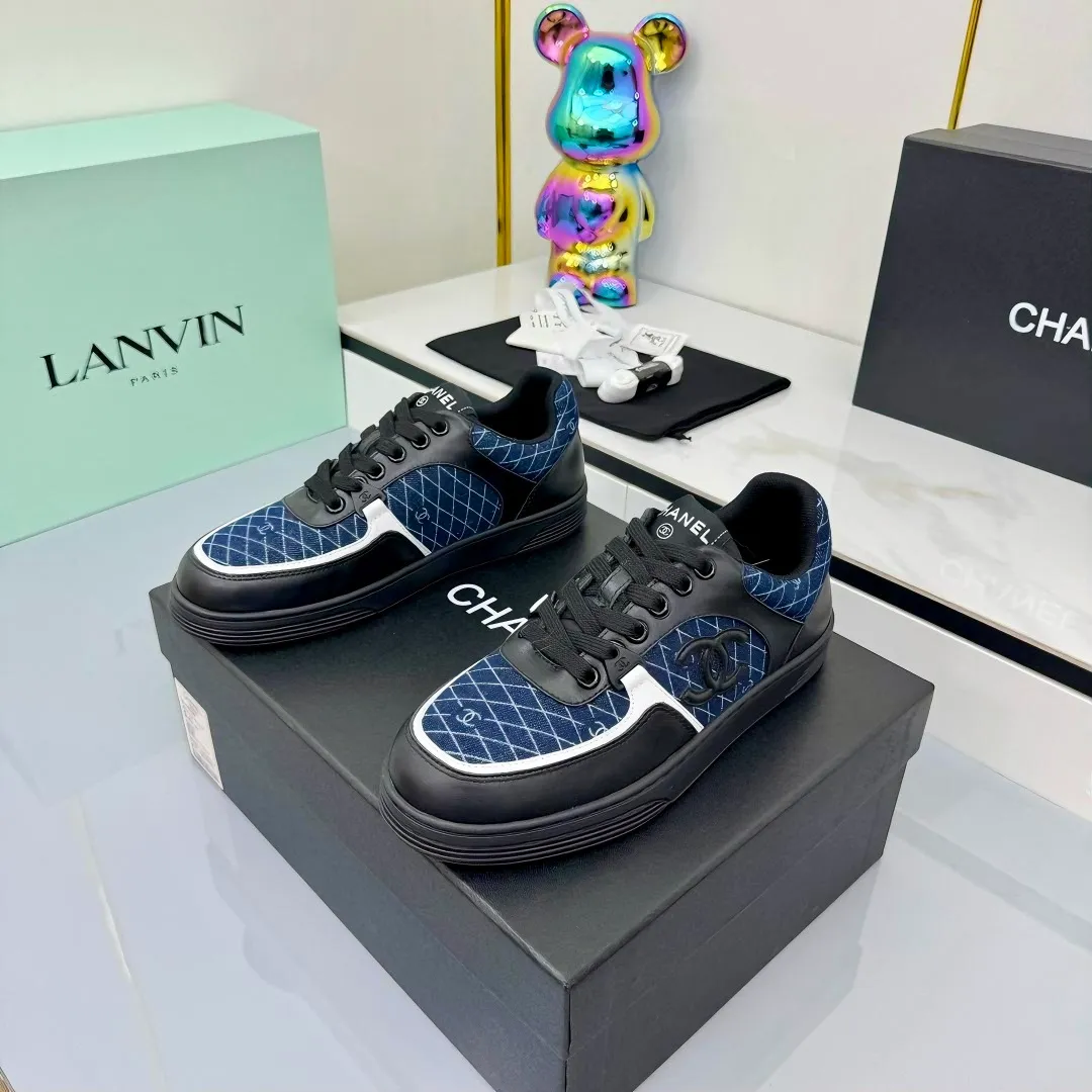 👟👟Ex-factory price 620👟👟High quality! ! ! CHANEL Chanel 25A latest thick-soled casual sports shoes. The counter is synchronized. The counter is very popular. It is a shoe that is very difficult to buy. The most popular thick-soled casual shoes on the Internet. As you can imagine, the most popular thick-soled casual shoes can not be missed. It has both good looks and comfort. Simple and versatile. The thick sole increases the height and is super versatile. Whoever wears it will look better. Upper: cowhide stitching. Lining: breathable mesh. Outsole: TPU original outsole. Size: 35-41 👉
